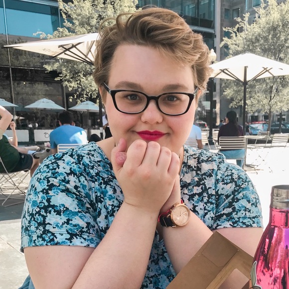 Meet your Posher, Lillie - Picture 1 of 2